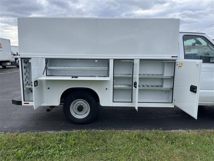 2027 Ford E-350 Standard