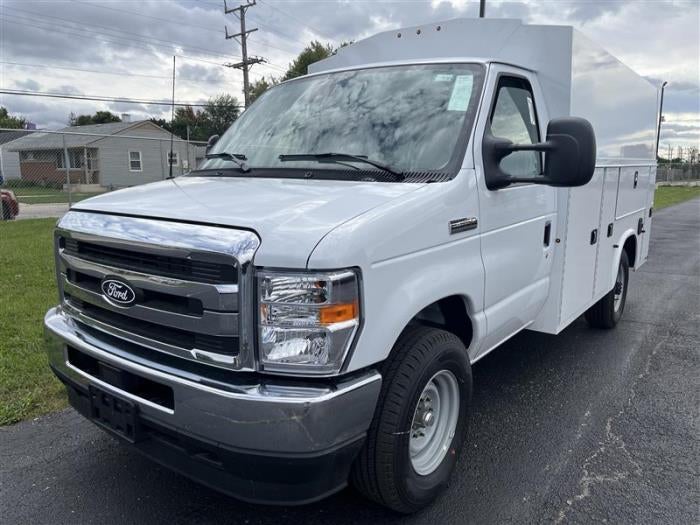 2027 Ford E-350 Standard