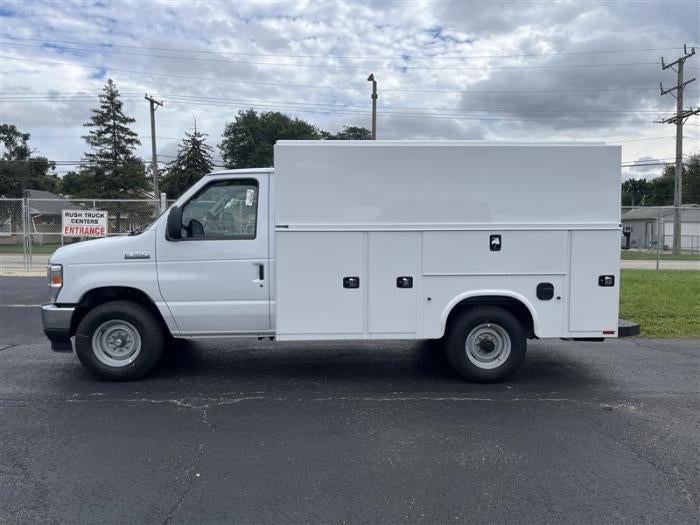 2027 Ford E-350 Standard