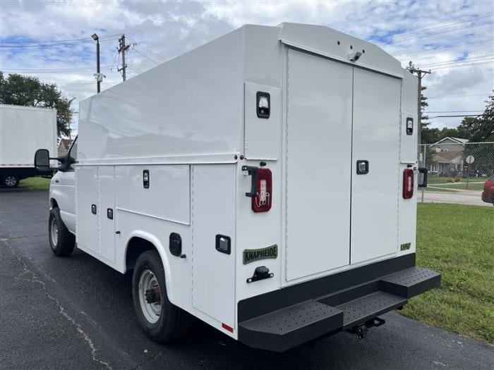 2027 Ford E-350 Standard