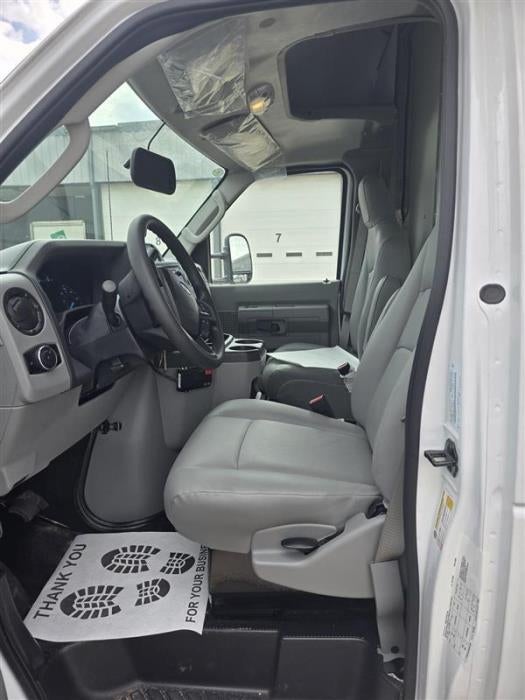 2025 Ford E-350 Standard
