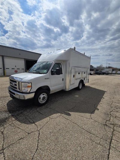 2025 Ford E-350 Standard