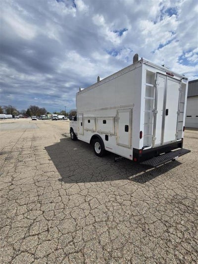 2025 Ford E-350 Standard