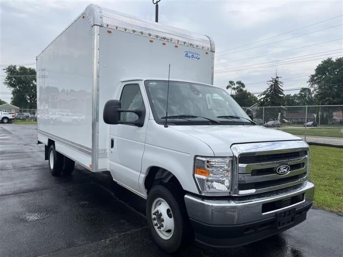 2027 Ford E-450 Standard