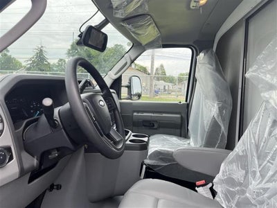 2027 Ford E-450 Standard