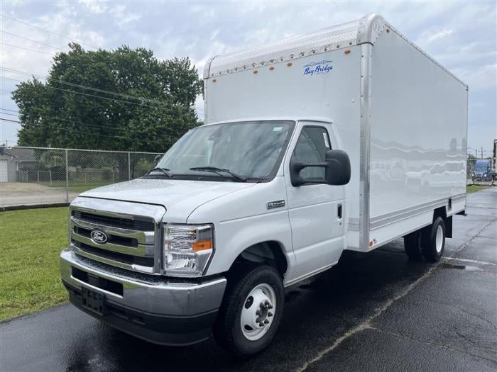 2027 Ford E-450 Standard