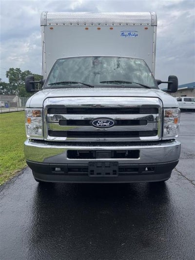 2027 Ford E-450 Standard
