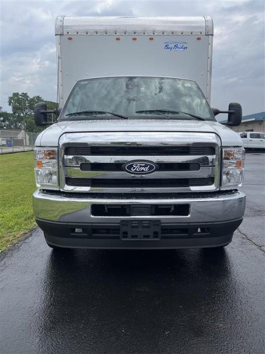 2027 Ford E-450 Standard