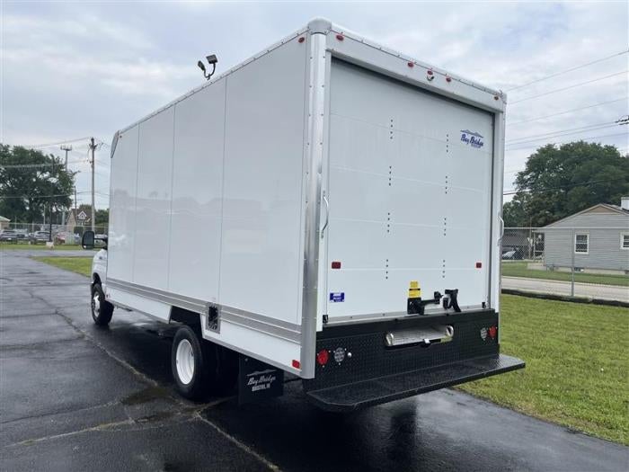 2027 Ford E-450 Standard