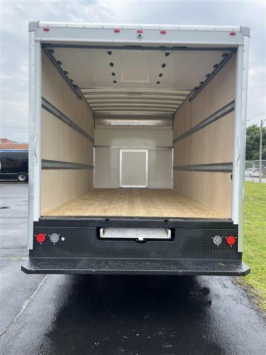 2027 Ford E-450 Standard