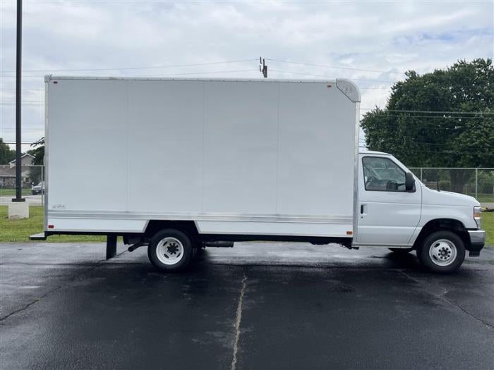 2027 Ford E-450 Standard