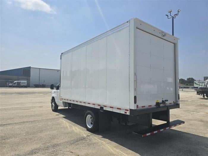 2026 Ford E-450 Standard