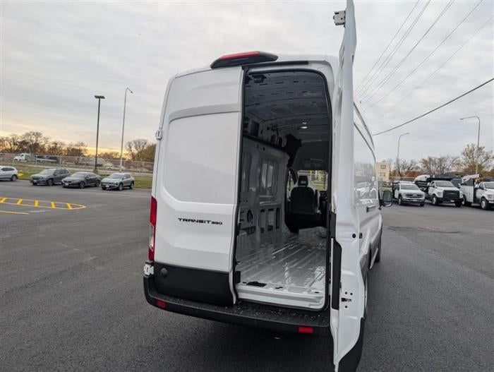 2026 Ford Transit-350 XL